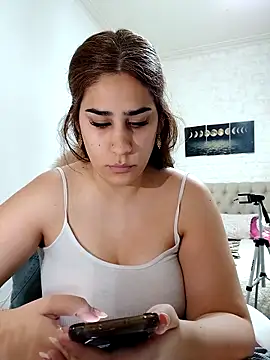 nahiarabiel33 online show from 11/14/25, 06:33