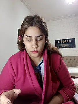 Snapshot of nahiarabiel33 chatting on 06/17/26, 06:18 nahiarabiel33 online show from 06/17/26, 06:18