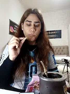 Snapshot of nahiarabiel33 chatting on 07/04/26, 04:55 nahiarabiel33 online show from 07/04/26, 04:55
