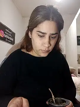 Snapshot of nahiarabiel33 chatting on 06/02/26, 04:51 nahiarabiel33 online show from 06/02/26, 04:51