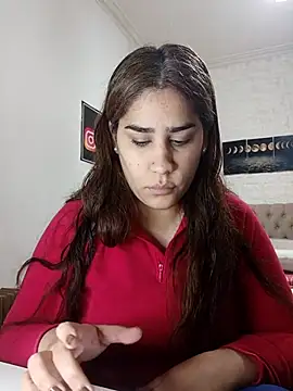 Snapshot of nahiarabiel33 chatting on 06/18/26, 07:19 nahiarabiel33 online show from 06/18/26, 07:19