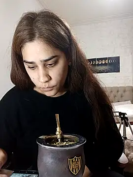 Snapshot of nahiarabiel33 chatting on 06/04/26, 04:55 nahiarabiel33 online show from 06/04/26, 04:55