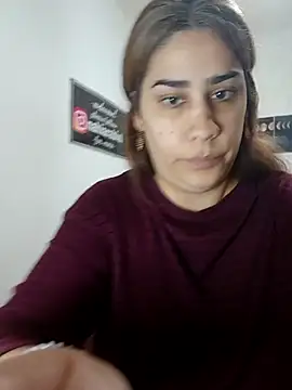 nahiarabiel33 online show from 05/04/26, 07:28