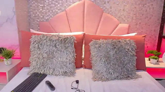 Snapshot of CameronJonnes chatting on 07/15/26, 07:32 CameronJonnes online show from 07/15/26, 07:32