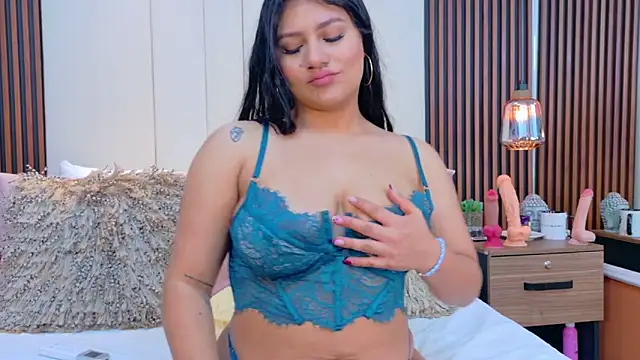 ValeriaMonet online show from 12/15/25, 08:14