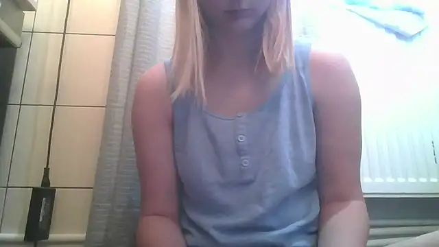 Snapshot of dirty_sasha00 chatting on 06/11/26, 02:53 dirty sasha00 online show from 06/11/26, 02:53