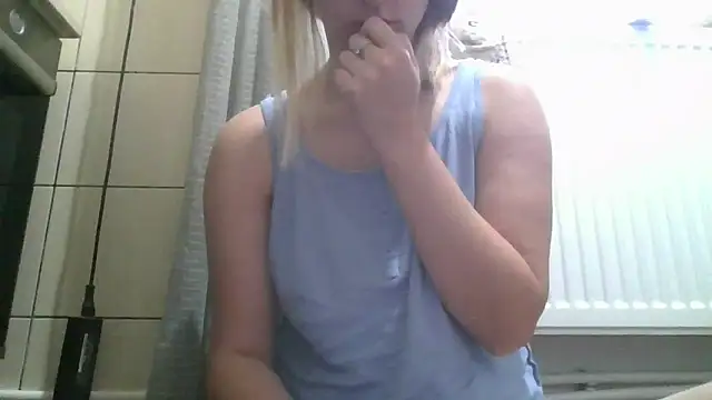 Snapshot of dirty_sasha00 chatting on 06/22/26, 02:39 dirty sasha00 online show from 06/22/26, 02:39
