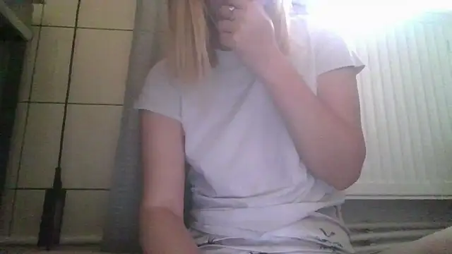 Snapshot of dirty_sasha00 chatting on 06/15/26, 02:45 dirty sasha00 online show from 06/15/26, 02:45