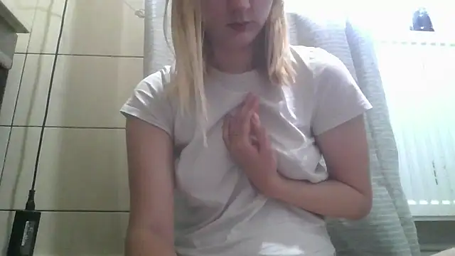 Snapshot of dirty_sasha00 chatting on 06/16/26, 02:44 dirty sasha00 online show from 06/16/26, 02:44