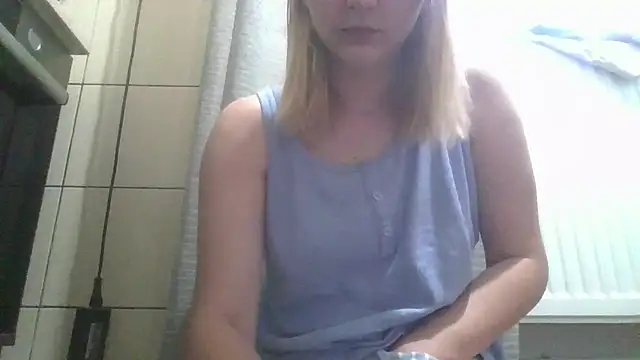 Snapshot of dirty_sasha00 chatting on 06/11/26, 02:33 dirty sasha00 online show from 06/11/26, 02:33