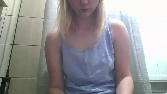 Snapshot of dirty_sasha00 chatting on 06/17/26, 02:44 dirty sasha00 online show from 06/17/26, 02:44