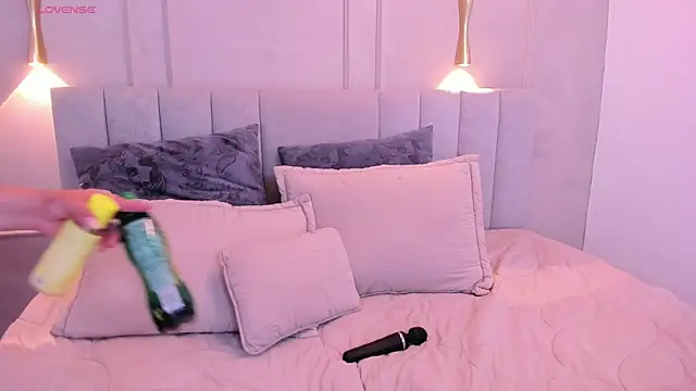 annie  20 online show from 11/24/25, 12:05