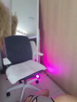 annie  20 online show from 04/09/26, 06:58