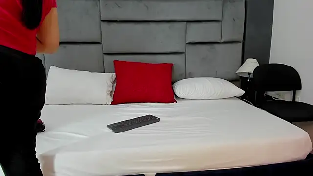 CatleyaSmith online show from 01/12/26, 12:23