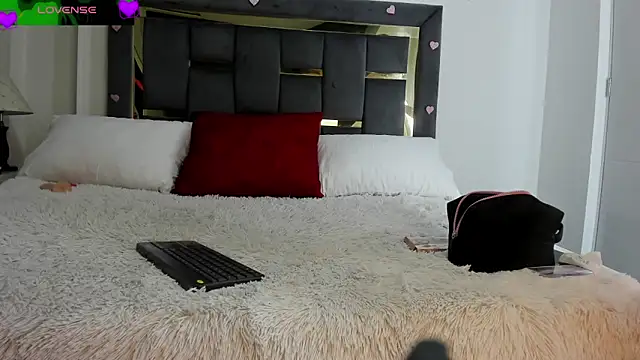 Snapshot of CatleyaSmith chatting on 02/18/26, 12:34 CatleyaSmith online show from 02/18/26, 12:34