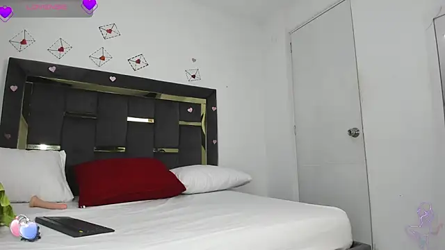 Snapshot of CatleyaSmith chatting on 02/27/26, 01:44 CatleyaSmith online show from 02/27/26, 01:44