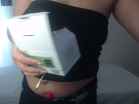 camila rouswhyth online show from 11/18/25, 02:09