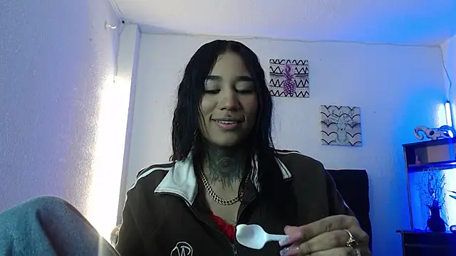 lyam ebony  online show from 11/27/25, 04:02