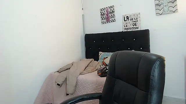 Snapshot of lyam_ebony_ chatting on 02/20/26, 08:22 lyam ebony online show from 02/20/26, 08:22