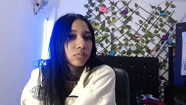 lyam ebony  online show from 12/23/25, 01:27