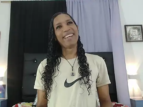 MiaCoock online show from 11/24/25, 12:38