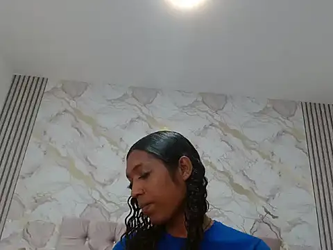 MiaCoock online show from 12/17/25, 02:11