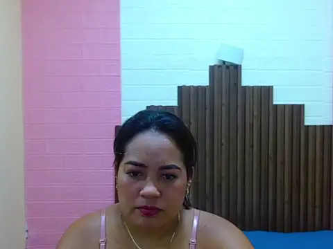 Snapshot of Bella_Summers_ chatting on 11/11/25, 02:12 Bella Summers online show from 11/11/25, 02:12