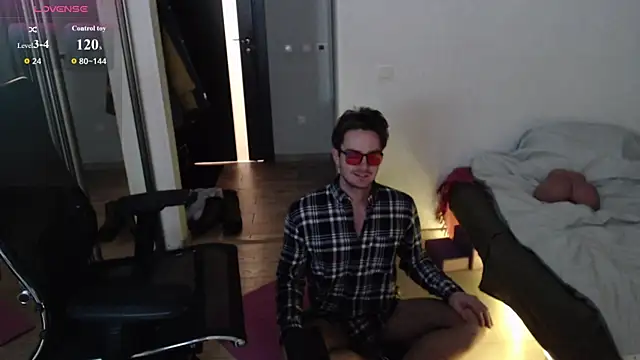 lucky swimmer online show from 11/24/25, 06:08