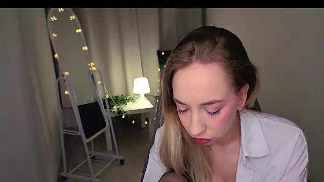 IsabelleBliz online show from 02/20/26, 10:22