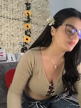Snapshot of Lorenaa1 chatting on 05/22/26, 09:02 Lorenaa1 online show from 05/22/26, 09:02