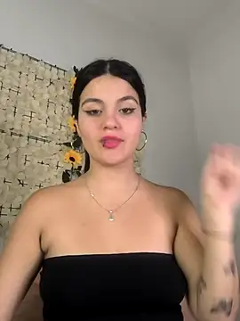 Snapshot of Lorenaa1 chatting on 05/02/26, 12:05 Lorenaa1 online show from 05/02/26, 12:05