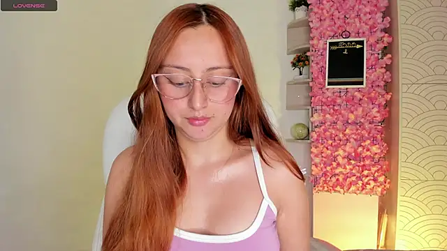 Snapshot of Arianna_Gren18 chatting on 02/06/26, 04:03 Arianna Gren18 online show from 02/06/26, 04:03