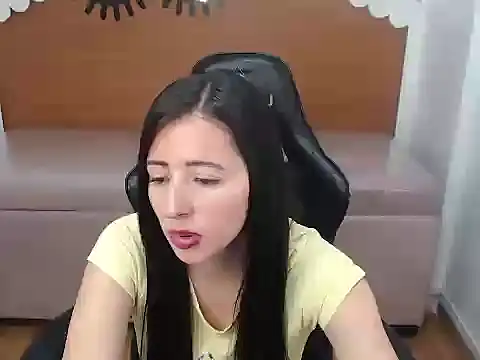 scarlett percy t online show from 11/06/25, 07:51