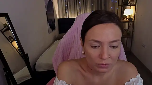 Naila Whisper online show from 01/09/26, 06:42