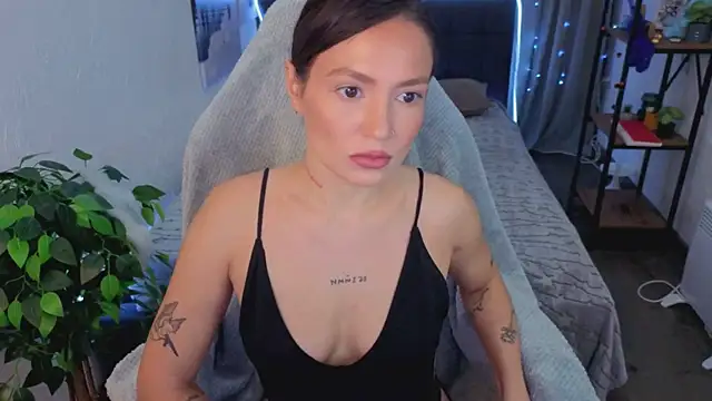 Naila Whisper online show from 11/09/25, 01:26