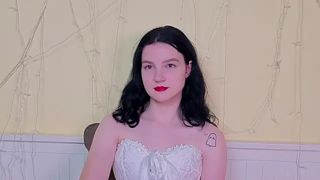 LatinaHuguenin online show from 11/16/25, 07:24