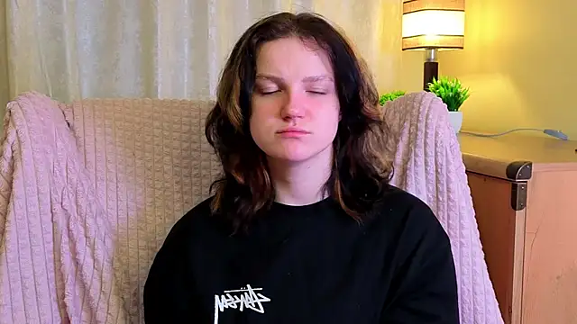 LatinaHuguenin online show from 04/10/26, 09:22