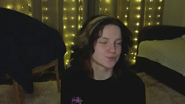 LatinaHuguenin online show from 03/21/26, 10:24