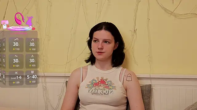 LatinaHuguenin online show from 12/02/25, 07:10