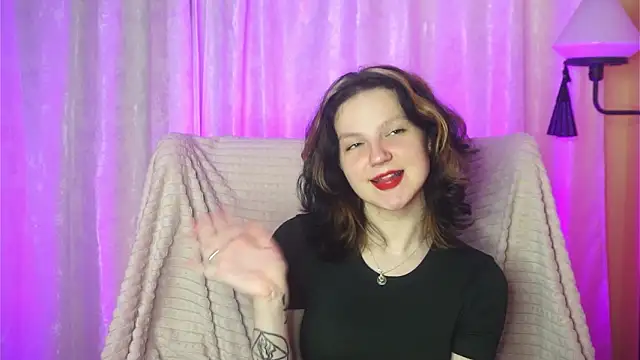 LatinaHuguenin online show from 03/12/26, 07:07