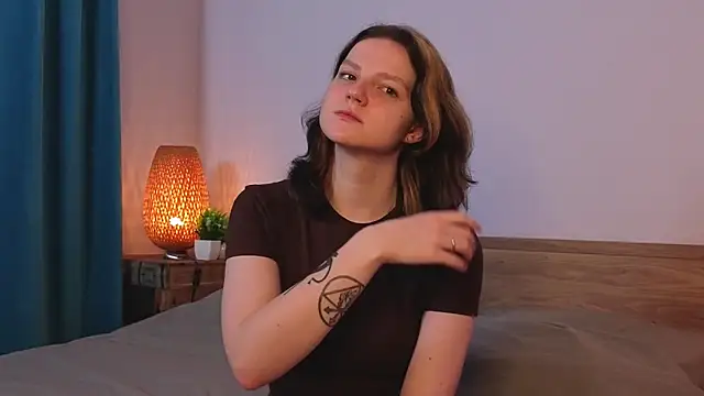 LatinaHuguenin online show from 04/04/26, 09:10