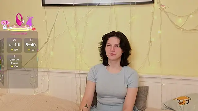 LatinaHuguenin online show from 11/29/25, 07:19