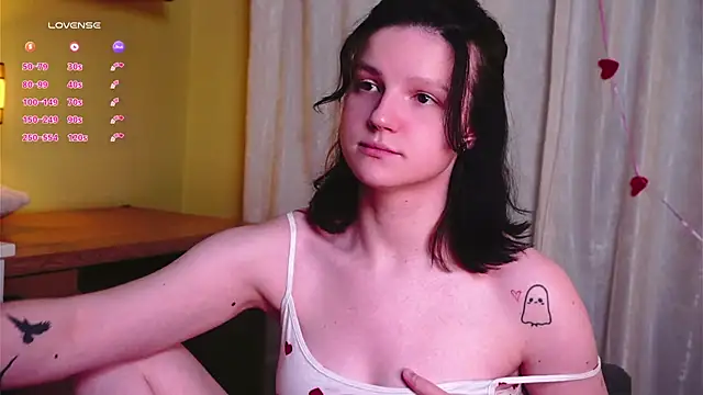 LatinaHuguenin online show from 02/07/26, 08:28