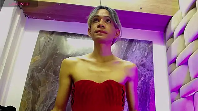 Caitlyn-Joness  online show from 11/19/25, 12:05