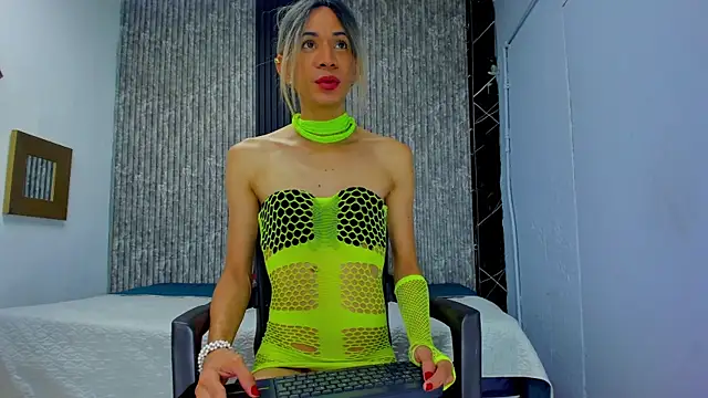 Caitlyn-Joness  online show from 12/04/25, 02:05