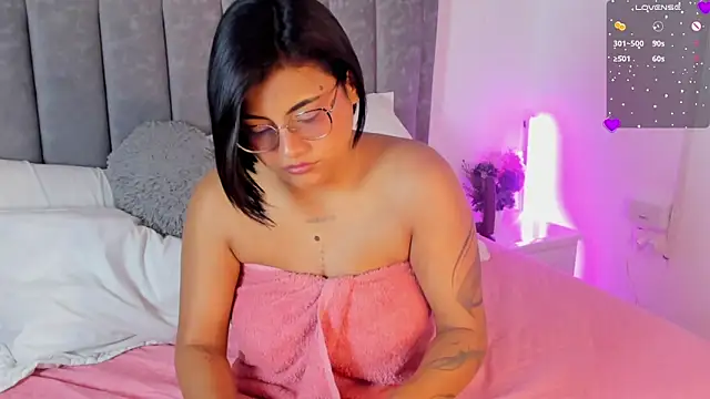 Veronica3   online show from 11/21/25, 09:08