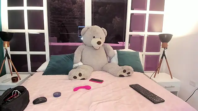 Snapshot of camilaass_ chatting on 11/11/25, 11:38 camilaass online show from 11/11/25, 11:38