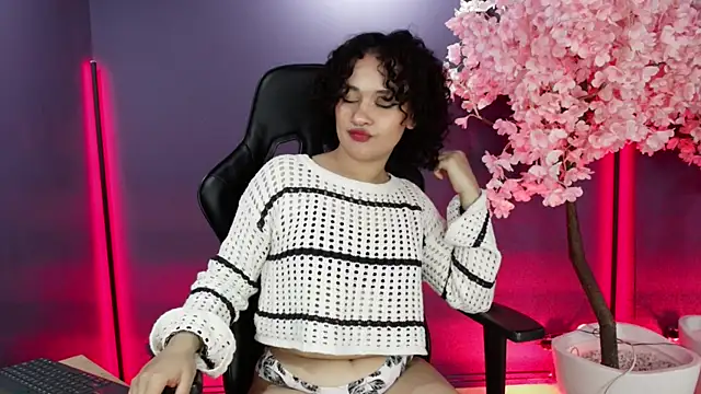  sarahRose online show from 11/14/25, 12:20