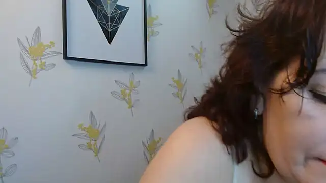 Snapshot of Rosalie_Durand chatting on 05/04/26, 07:39 Rosalie Durand online show from 05/04/26, 07:39