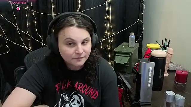 Salacious Sage online show from 04/12/26, 08:34